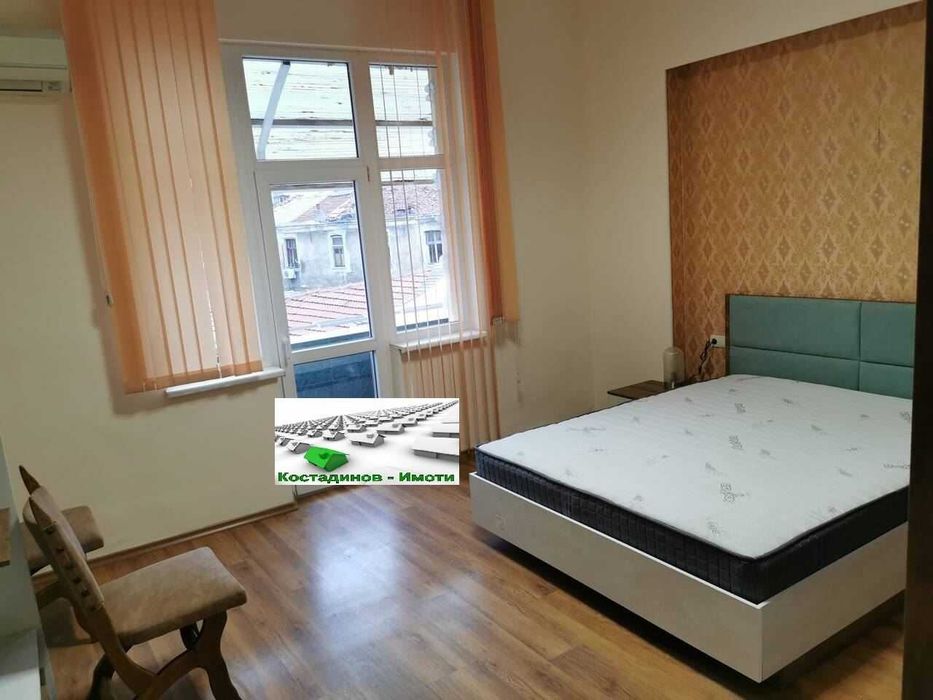 Дава се под наем Многостаен апартамент в Пловдив, Център - 170 кв.м за 850 € - Снимка #3