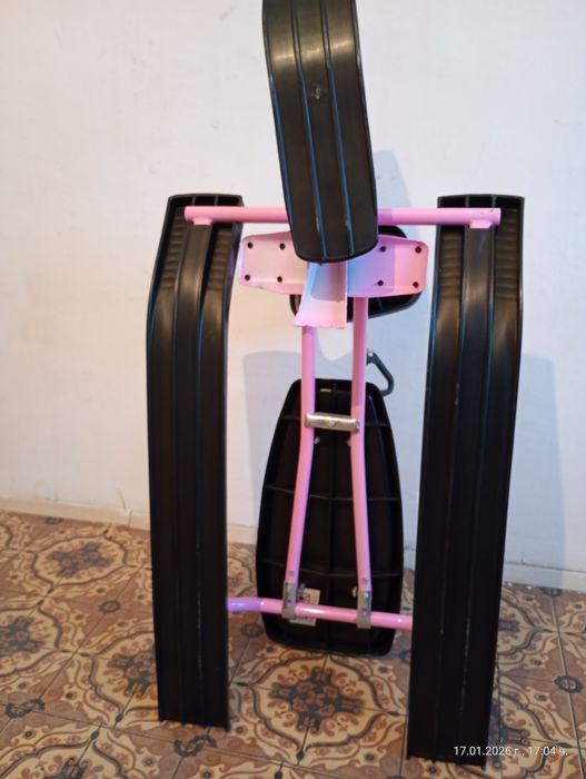 Продавам шейна MONI