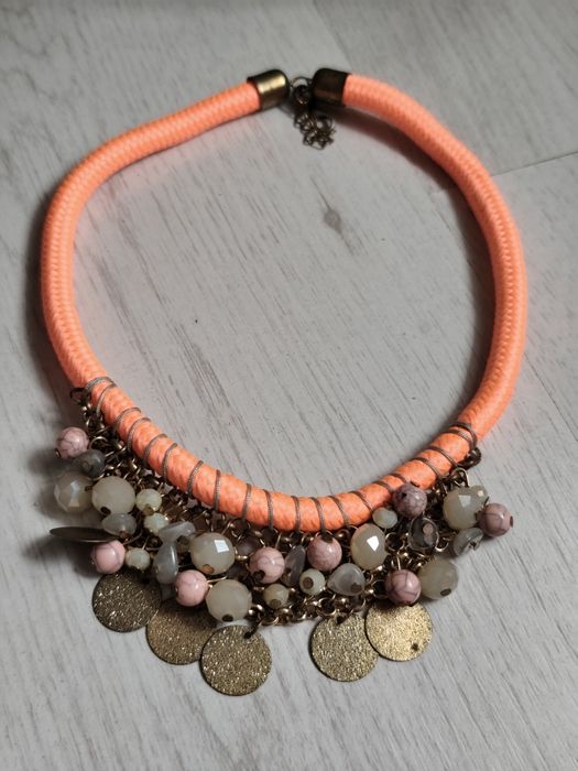 Colier colorat de primăvară