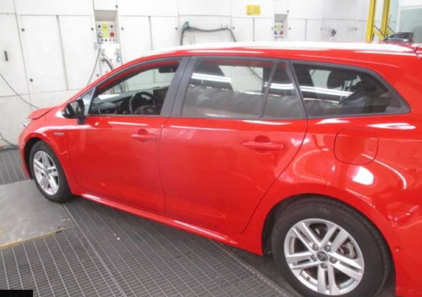 Toyota Corolla Hybrid 1.8 touring break 96000km Parcheaza Singura