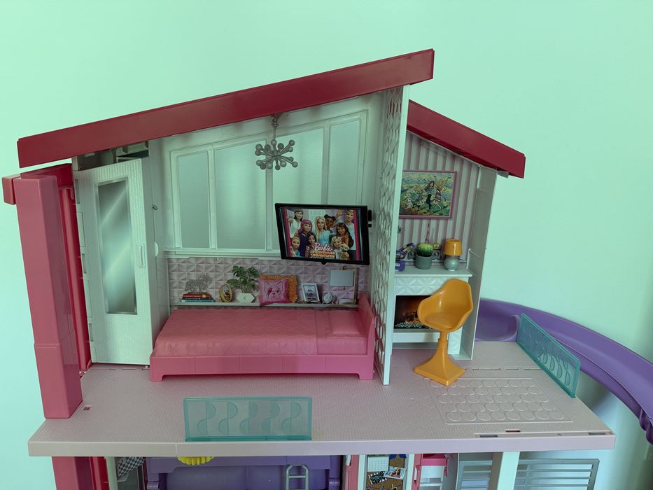 Barbie Dreamhouse original Mattel + mașină de înghețată Barbie