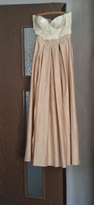 Vand 4 rochite noi elegante toate 4 la doar