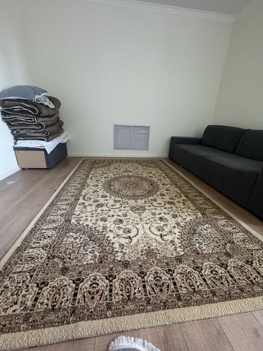 Продаётся ковер размер 3 на 2