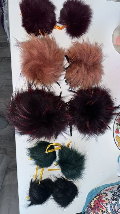 Меховые помпоны