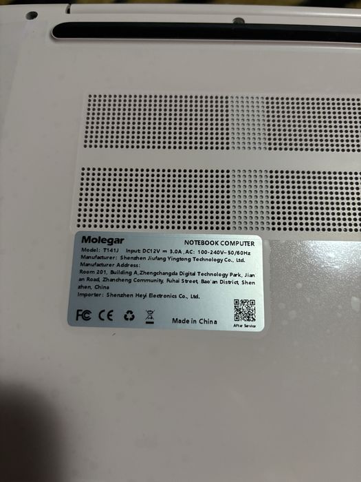 Laptop Molegar T141J NOU, nefolosit + 2 huse tastatură + cutie