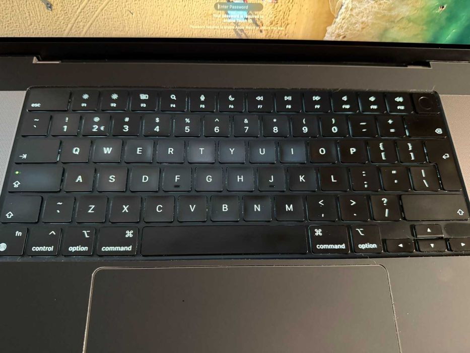 Macbook Pro 16'' M1 Max 64GB RAM/1TB - 88% battery, пълен комплект