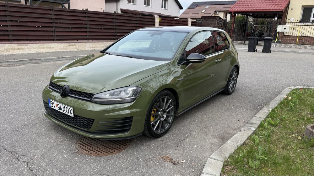 VOLKSWAGEN Golf 2013