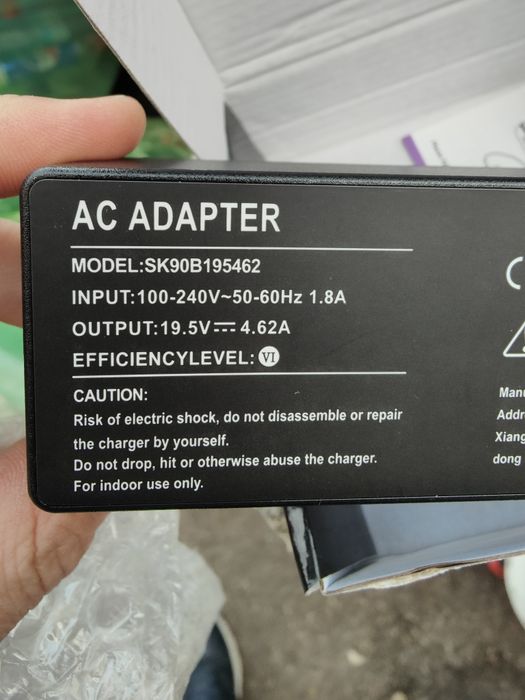 Vând încărcător de Laptop