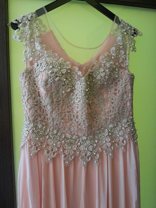 Vand rochie de zi
