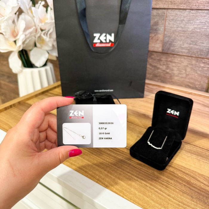 18 каратово златно колие с диаманти