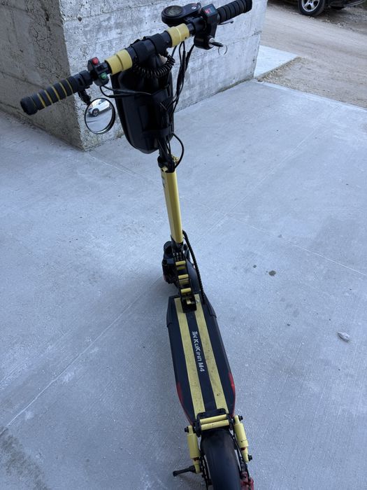 Тротинетка Kukirin M4