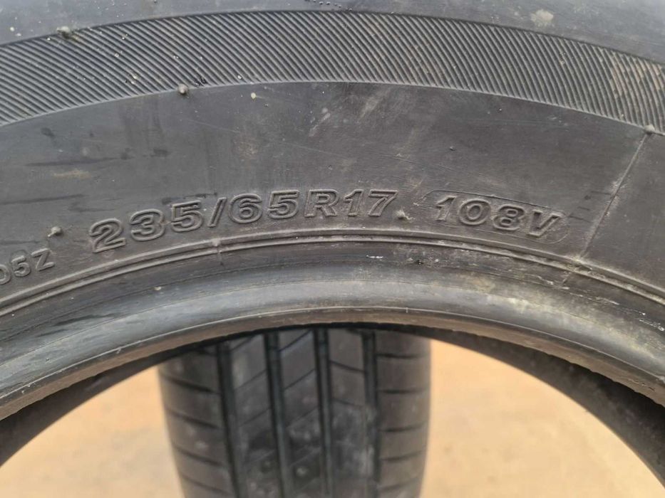 2 Bridgestone R17 235/65 Летни гуми  DOT2022