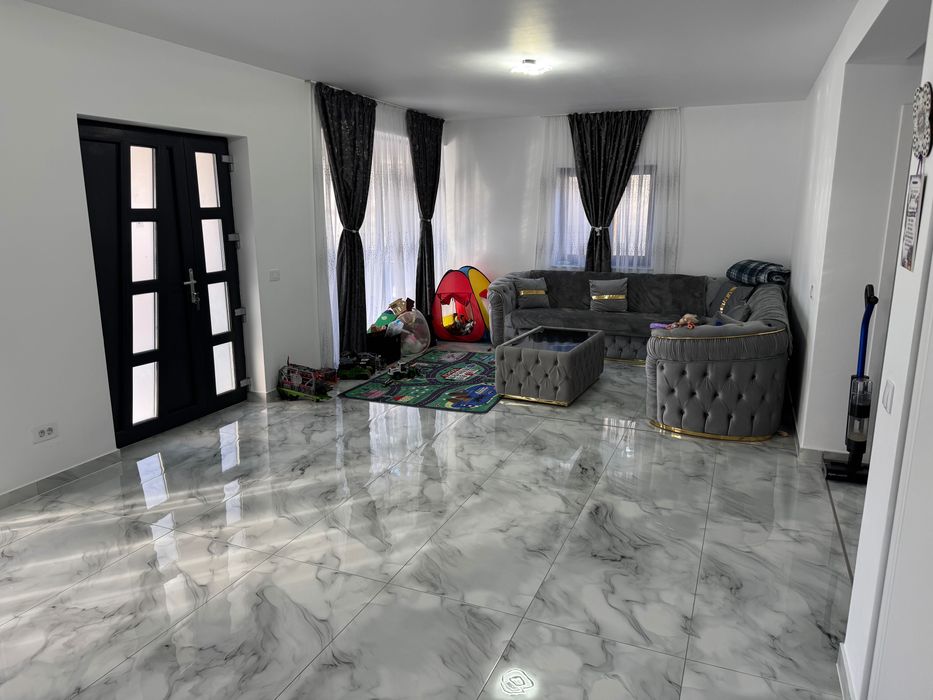 Casă de vânzare construcție nouă