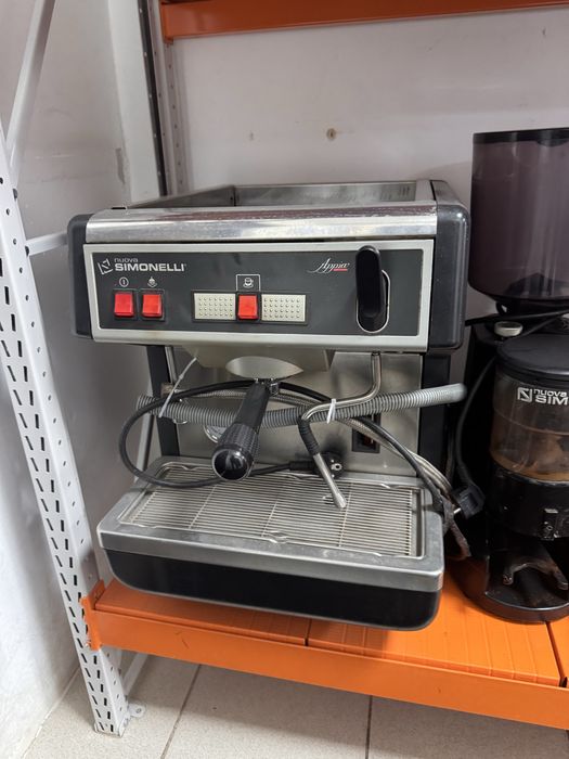 Продам кофемашину simonelli, Brasilia
