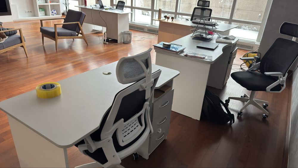 Столы письменные б/у 4 шт