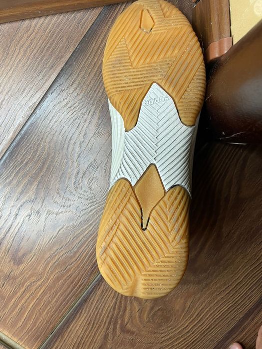 футзалки adidas