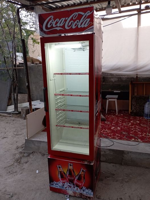 Продается витрина холодильная ( самодельный ) новый