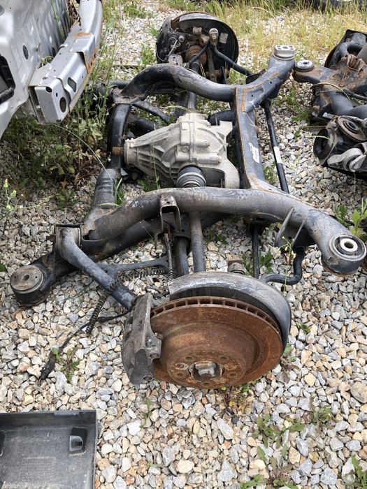 Врати от лявата страна и задния мост на Audi Q7 от 2005 до 2015