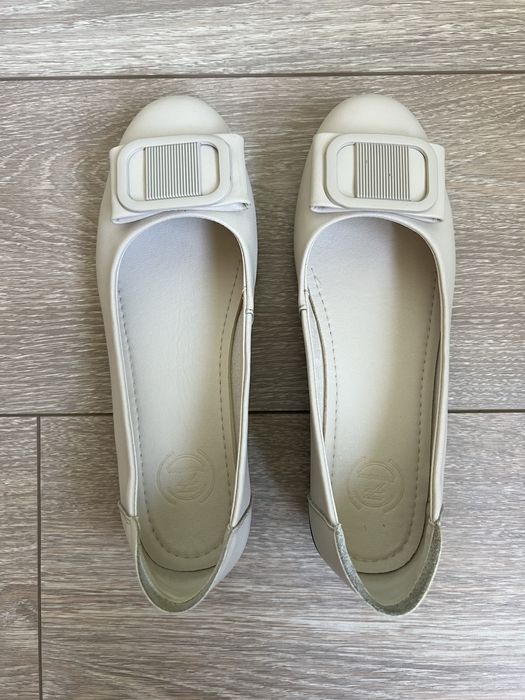 Balerini crem de piele