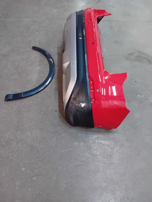 Bara spate + bandou aripa dreapta spate Audi Q2