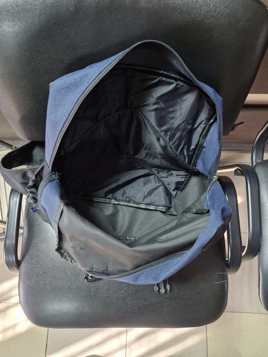 Продам мужскую сумку 5000 тг.