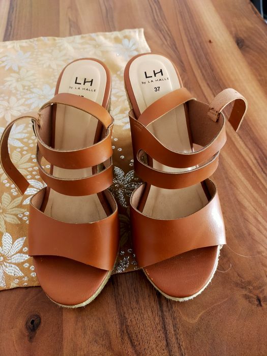 Сандали на платформа