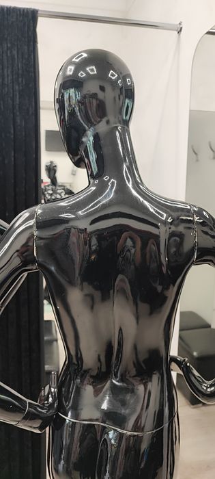 Дървени манекени