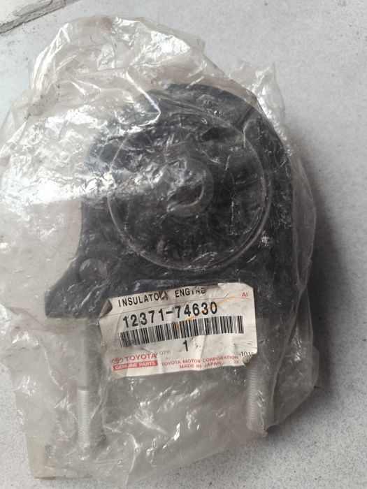 Подушки двигателя Toyota