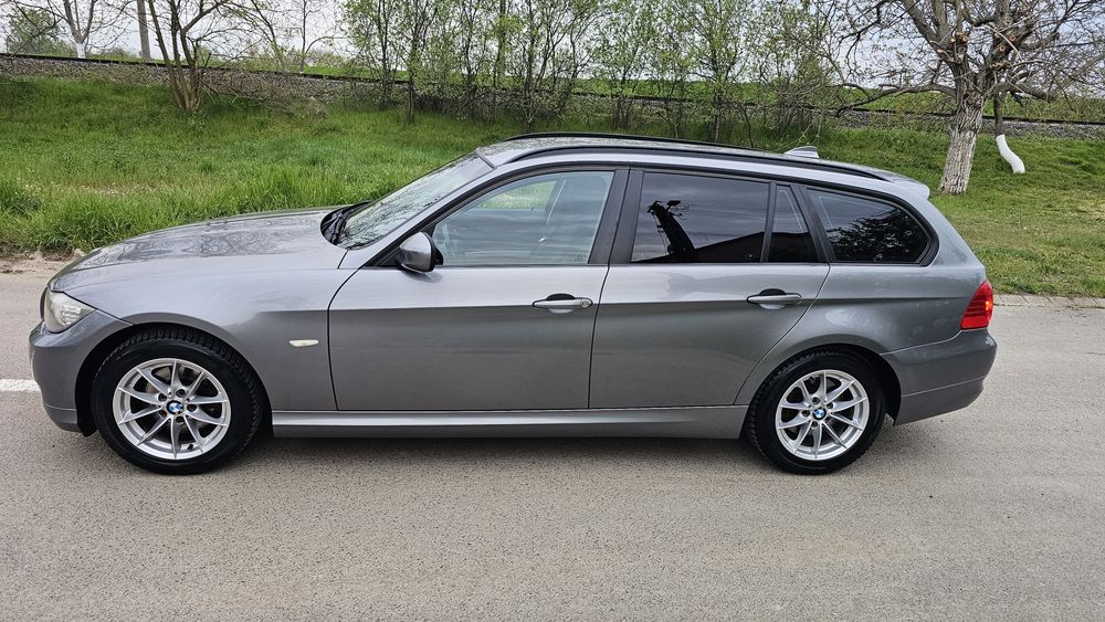 Vând BMW 318d E91 facelift 2012