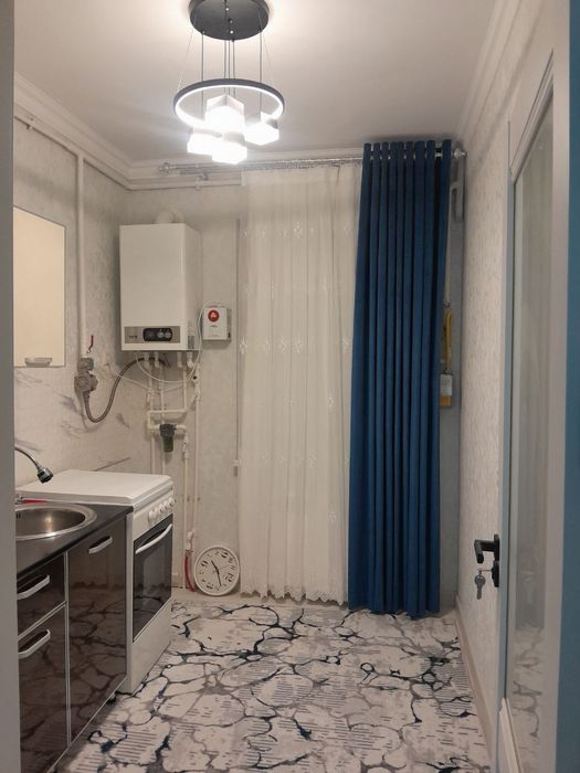 ЧИРЧИК шахри КвартираПЕДАГОГИКА Унверситет олдида 2 хонали ойига 300$