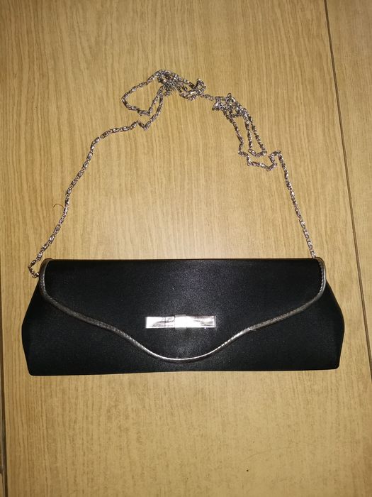 Черна бална рокля