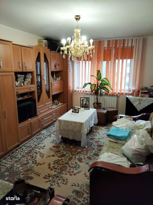 Apartament 3 camere decomandat – Zona Far — fotografia 1
