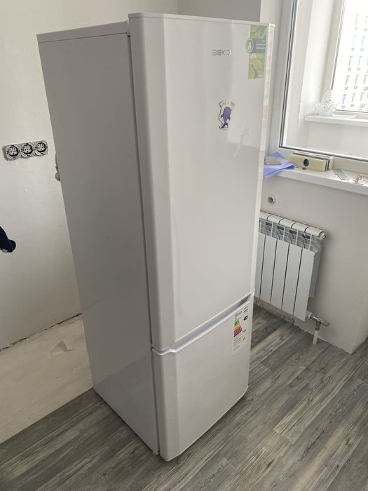 Продам холодильник