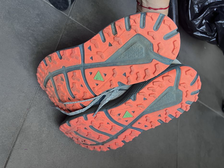 Планински обувки Brooks 41 размер сиво