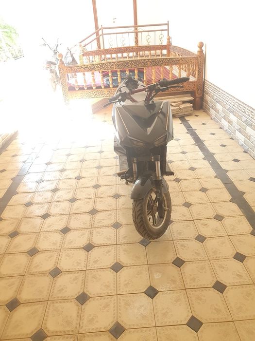 125 cc sukuter yurib turibdi