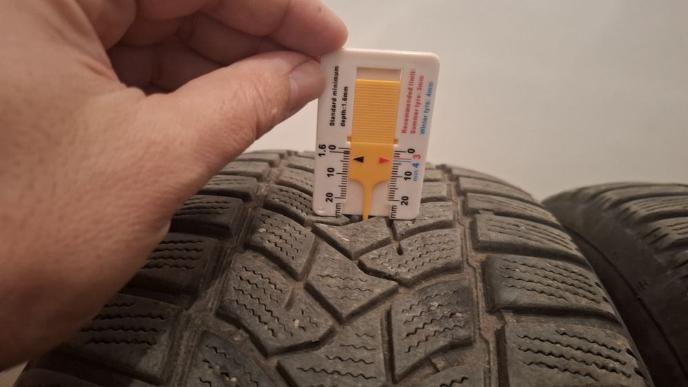 215 60 16 Dunlop Winter Sport 5