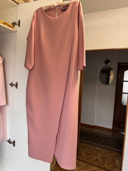 Платья повседневные и вечерние