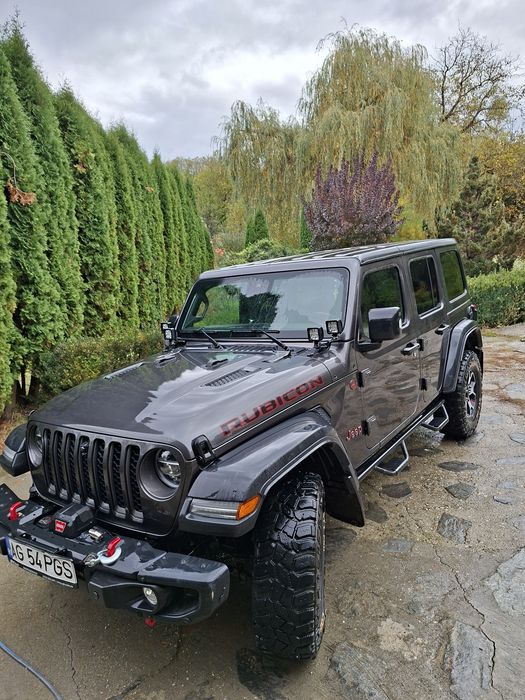 Vand Jeep Wrangler Rubicon 26000 km 2021 f multe accesorii 49000 eur