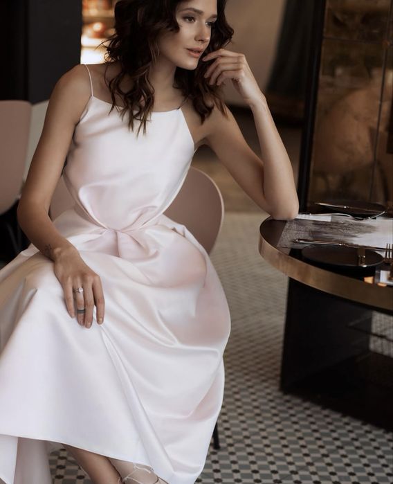 Нежное белое платье