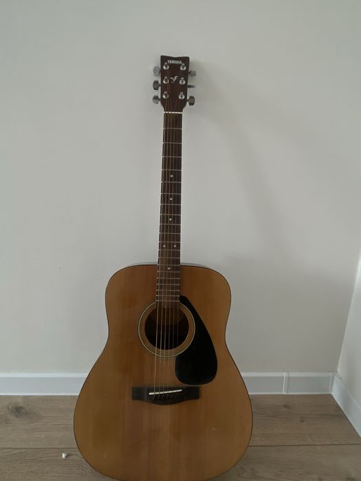 Продам гитару YAMAHA F-310 в хорошем состояний