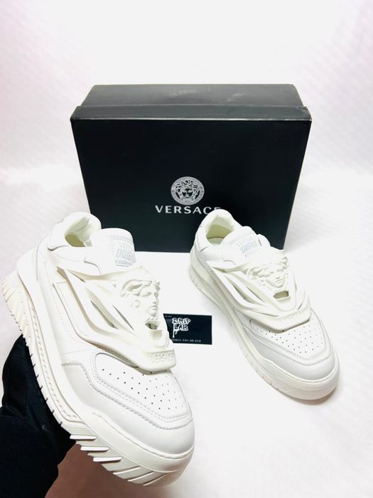 Versace odissea albi