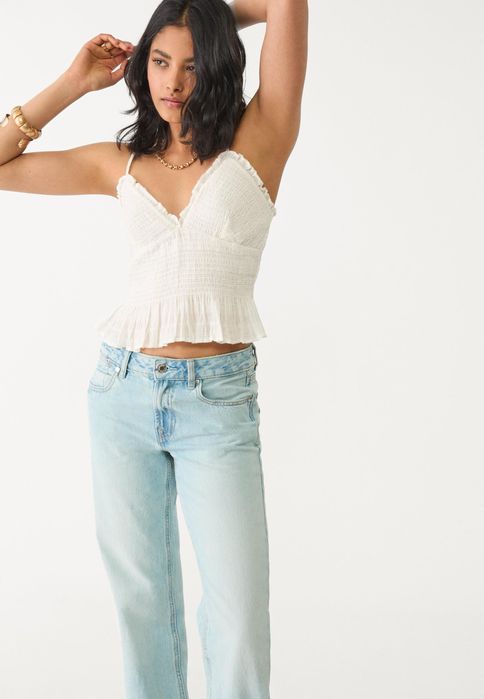 Дамски дънки Stradivarius в baby blue - нови с етикет!