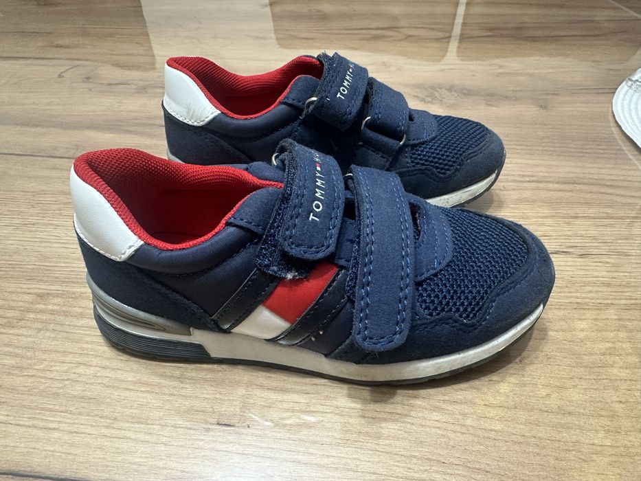 Продавам обувки  Tommy Hilfiger