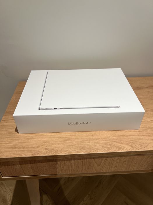 Продам macbook air 16 gb 256  чип м3