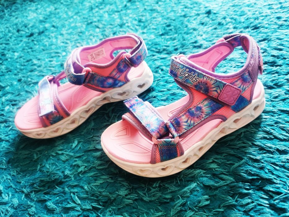 Sandale Skechers fetițe mărime 33,5 cu lumini