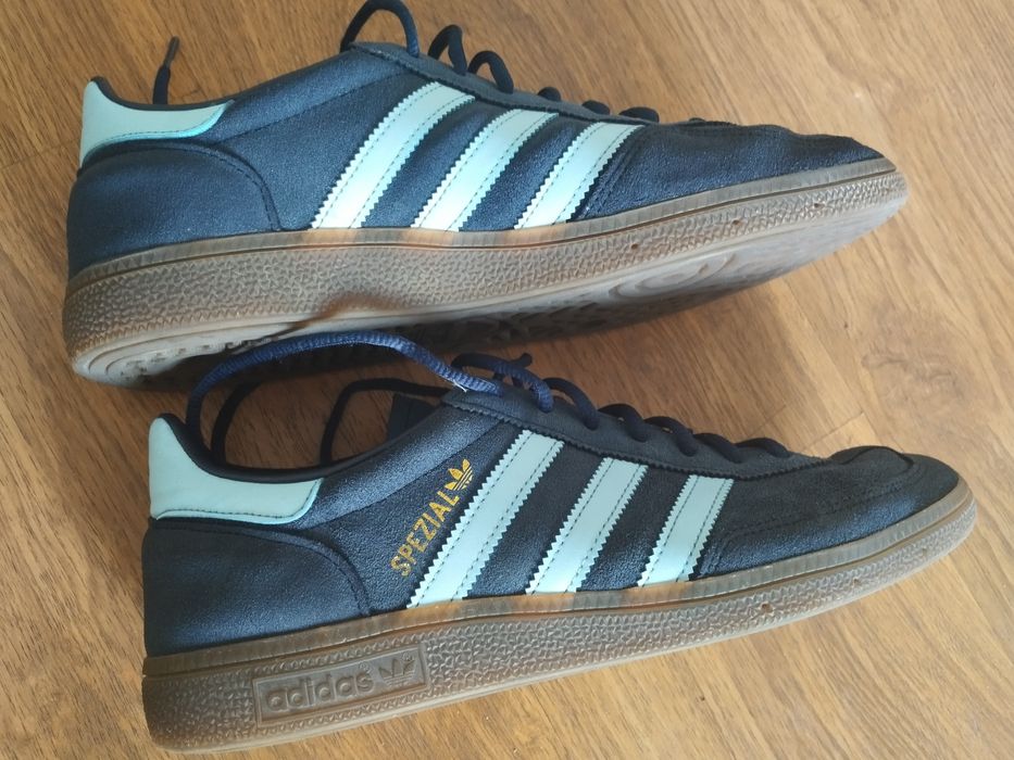 Продавам маратонки Adidas Spezial