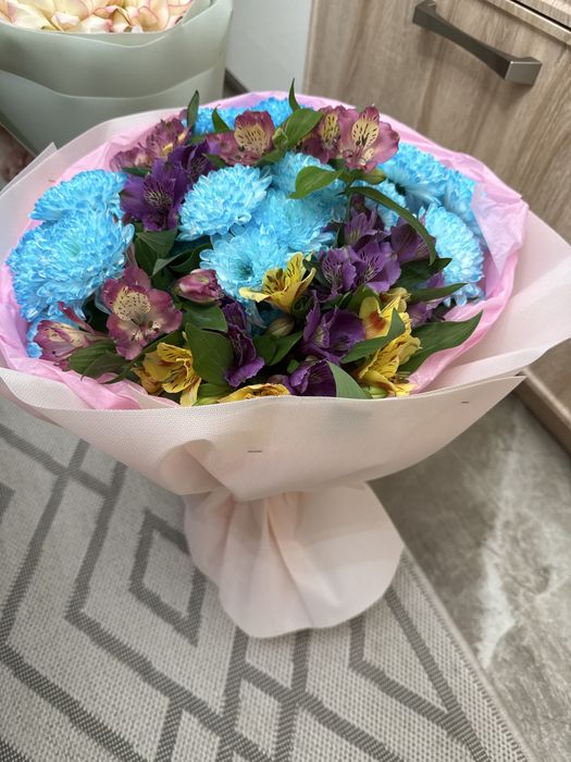 Цветы. Хризантема и Альстромерия