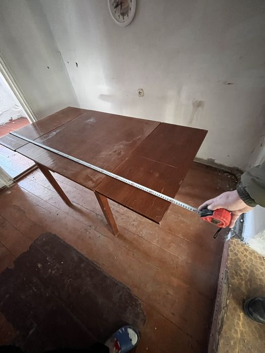 Продам стол 80/80/1,5. Состояние уд.