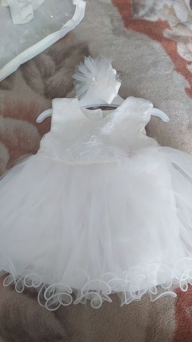 Продам платье от 0 до 4 месяцев