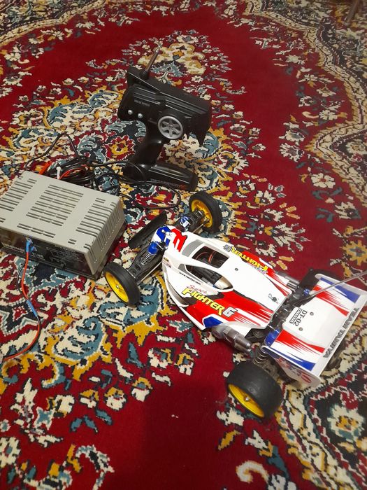 Mașinuța  team tamiya dt 02